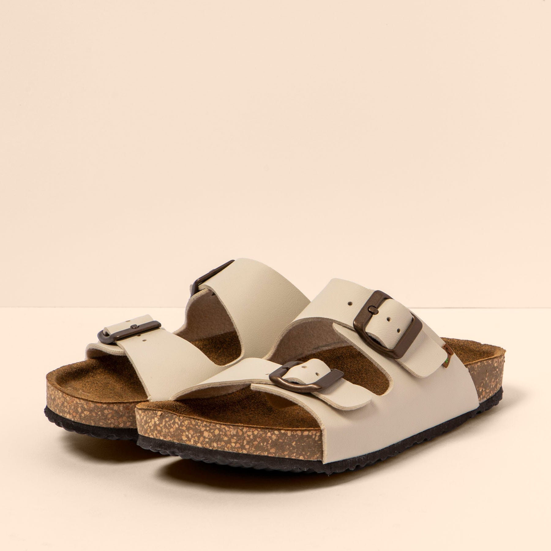 Sandalias NE50 VEGANO SAND / WARAJI color Sand