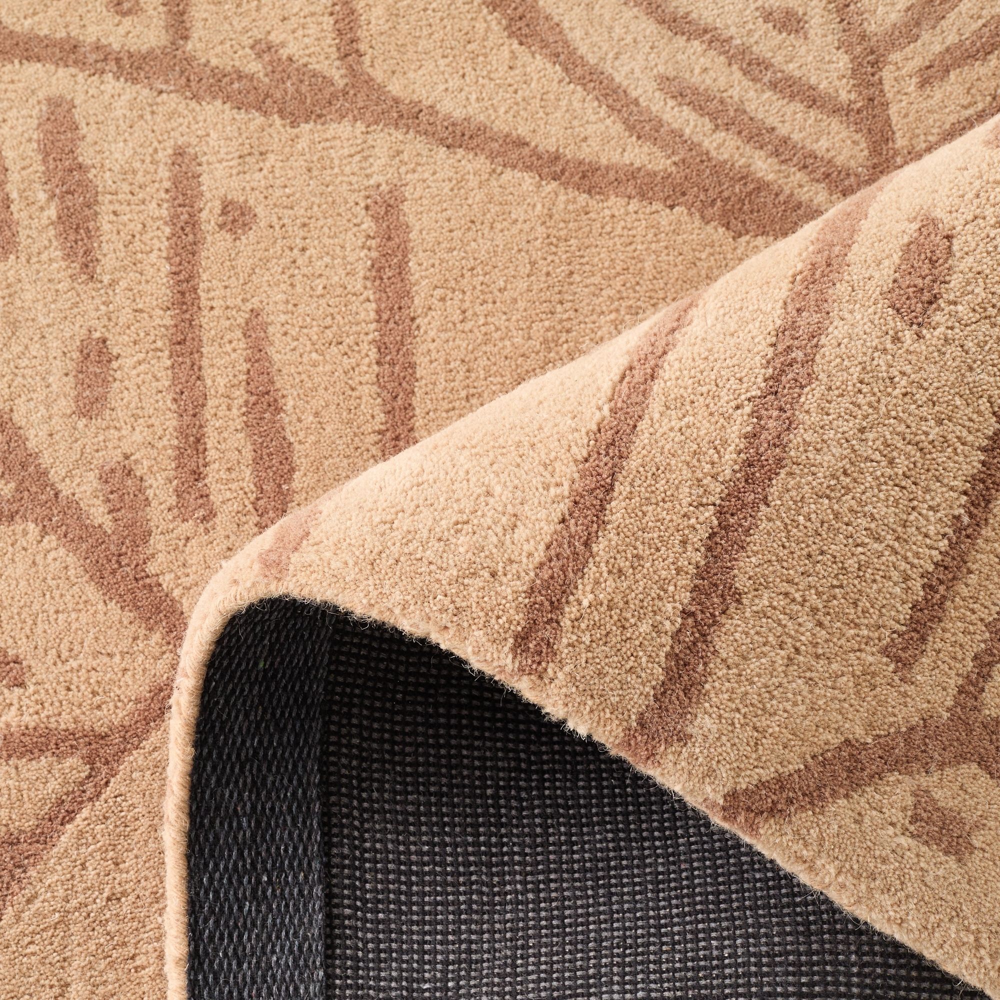 PANTONE - Tapis en laine fait main CEDRE BLANC à motif feuille marron