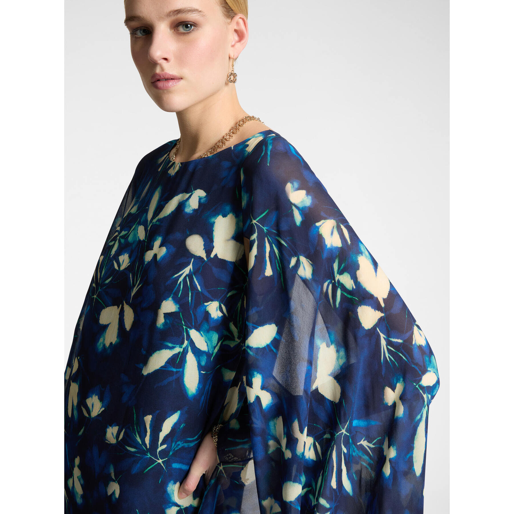 Elena Mirò - Elegante vestido estampado con capa - Azul