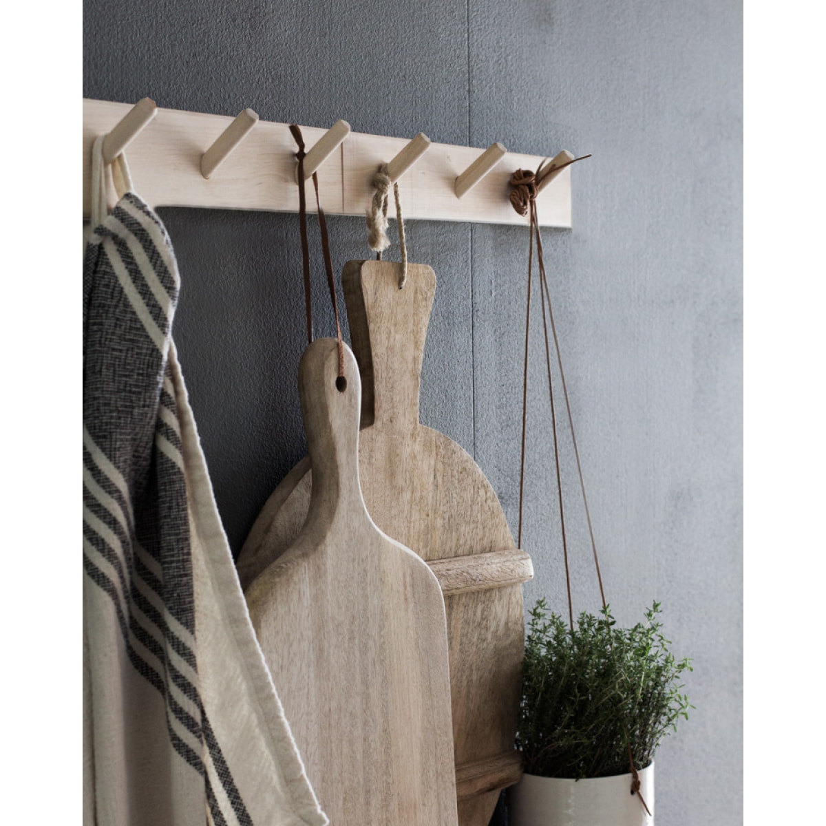 Support mural en bois massif ton naturel 26x5cm Hauteur: 5 Longueur: 26 Largeur: 1.4