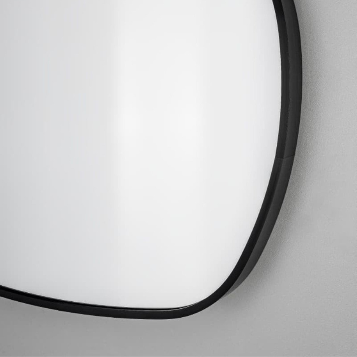 Miroir mural irrégulier l.80 x H.51 cm avec cadre aluminium noir Purity SAT (SATZPURAS5180CE)