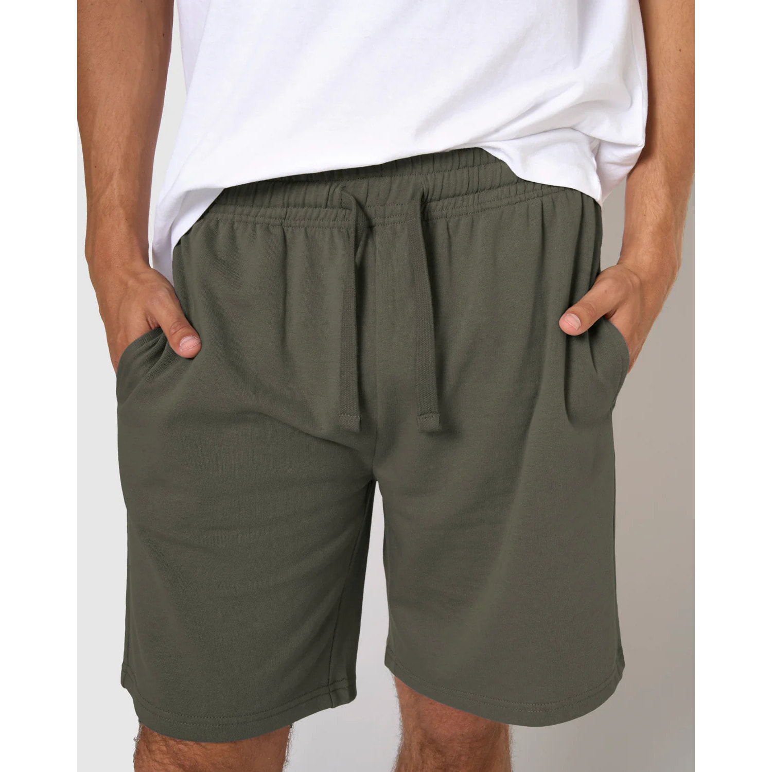 Pantalón corto básico deportivo liso verde