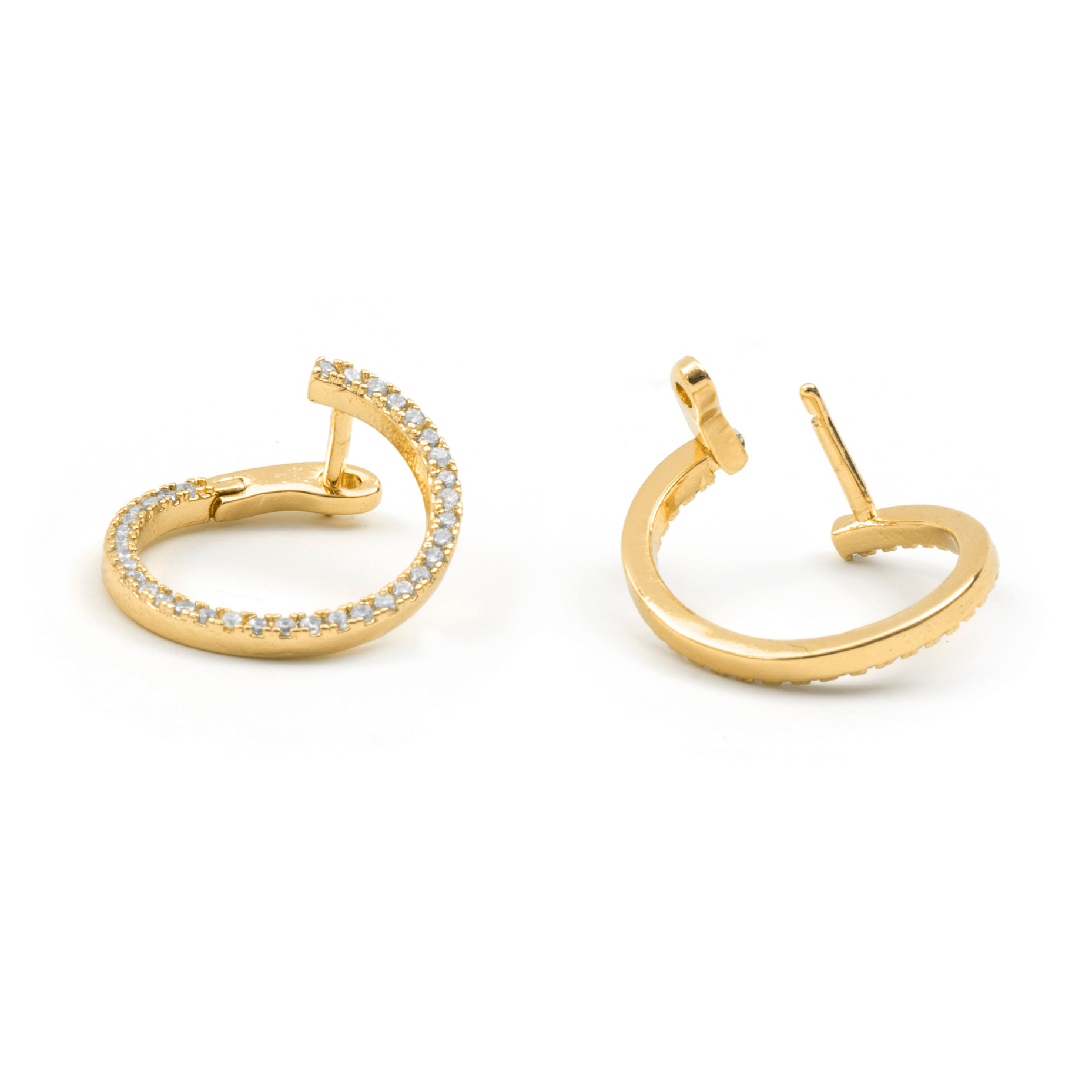 Pendientes Yona acabado oro amarillo 18k