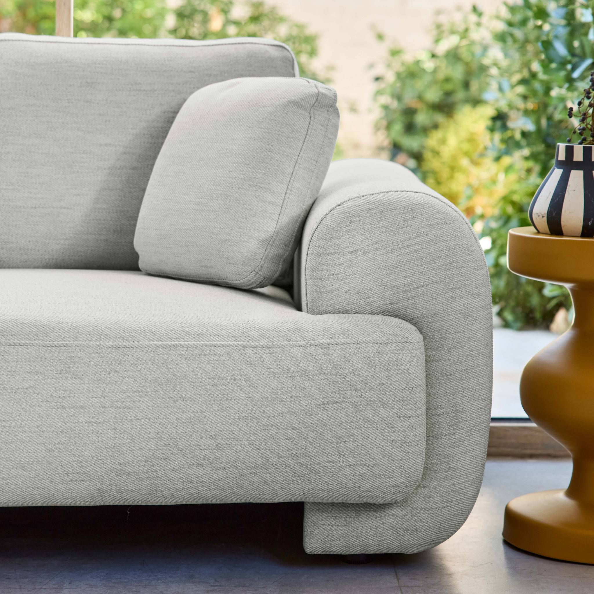Canapé d'angle gauche 3 places tissu gris clair. pieds ronds L 231 x P 160 / 88 cm - Zenio