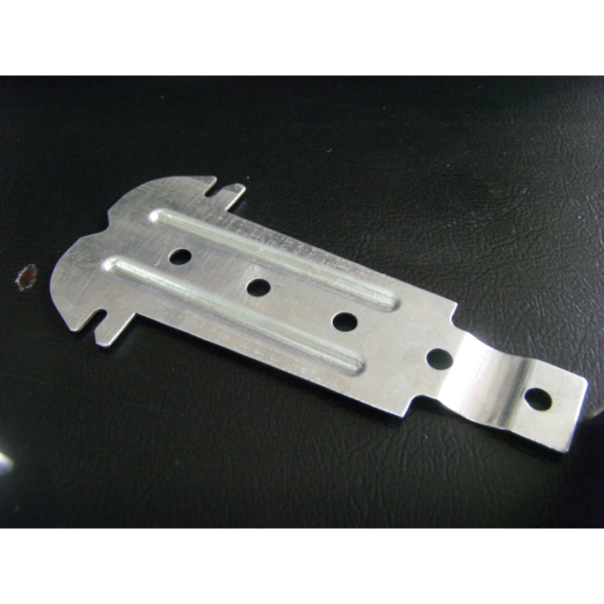 Boite de 50 suspentes universelles F47/F45 ISOTECH - 90mm - SP09F45F47