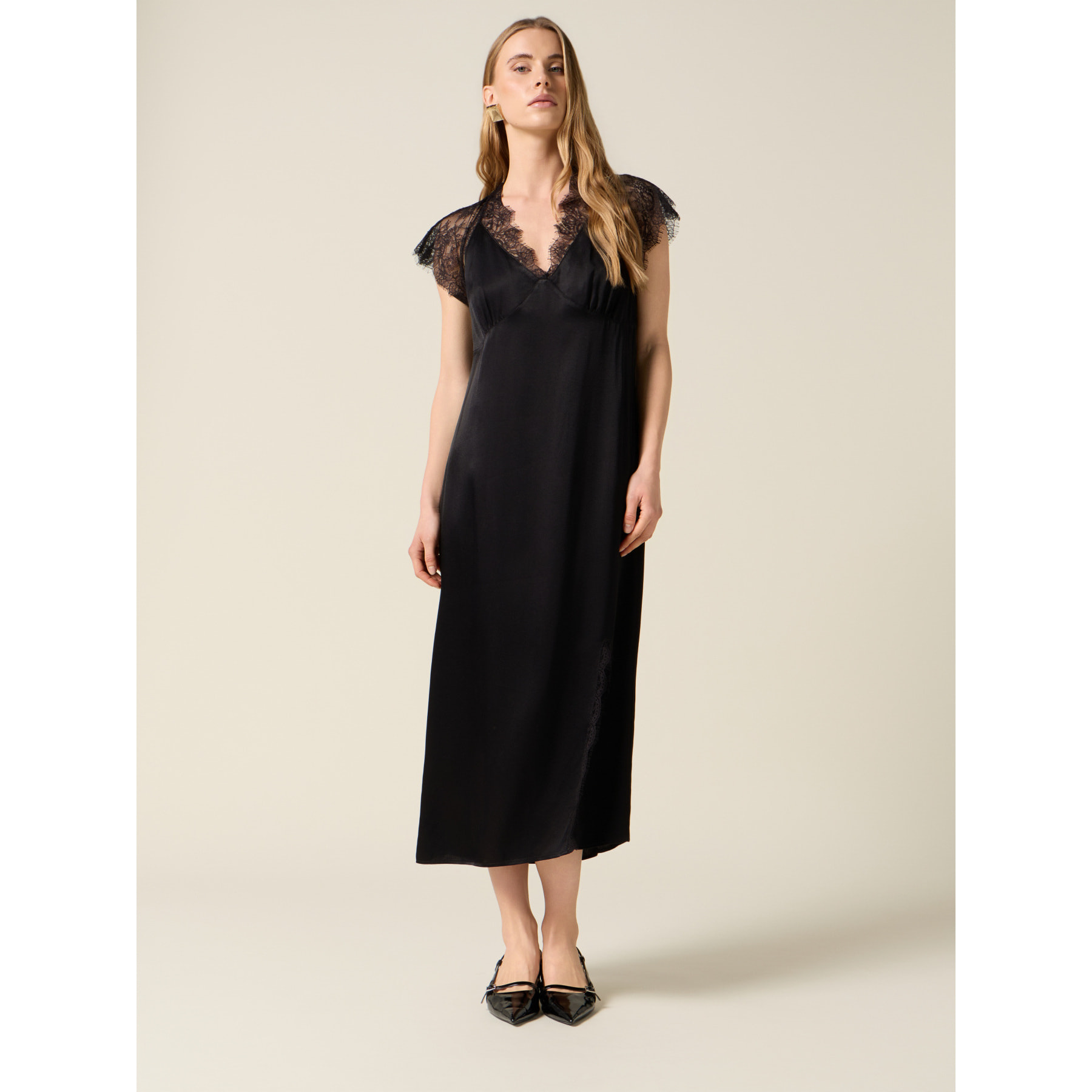 Oltre - Vestido midi de raso con encaje - Negro