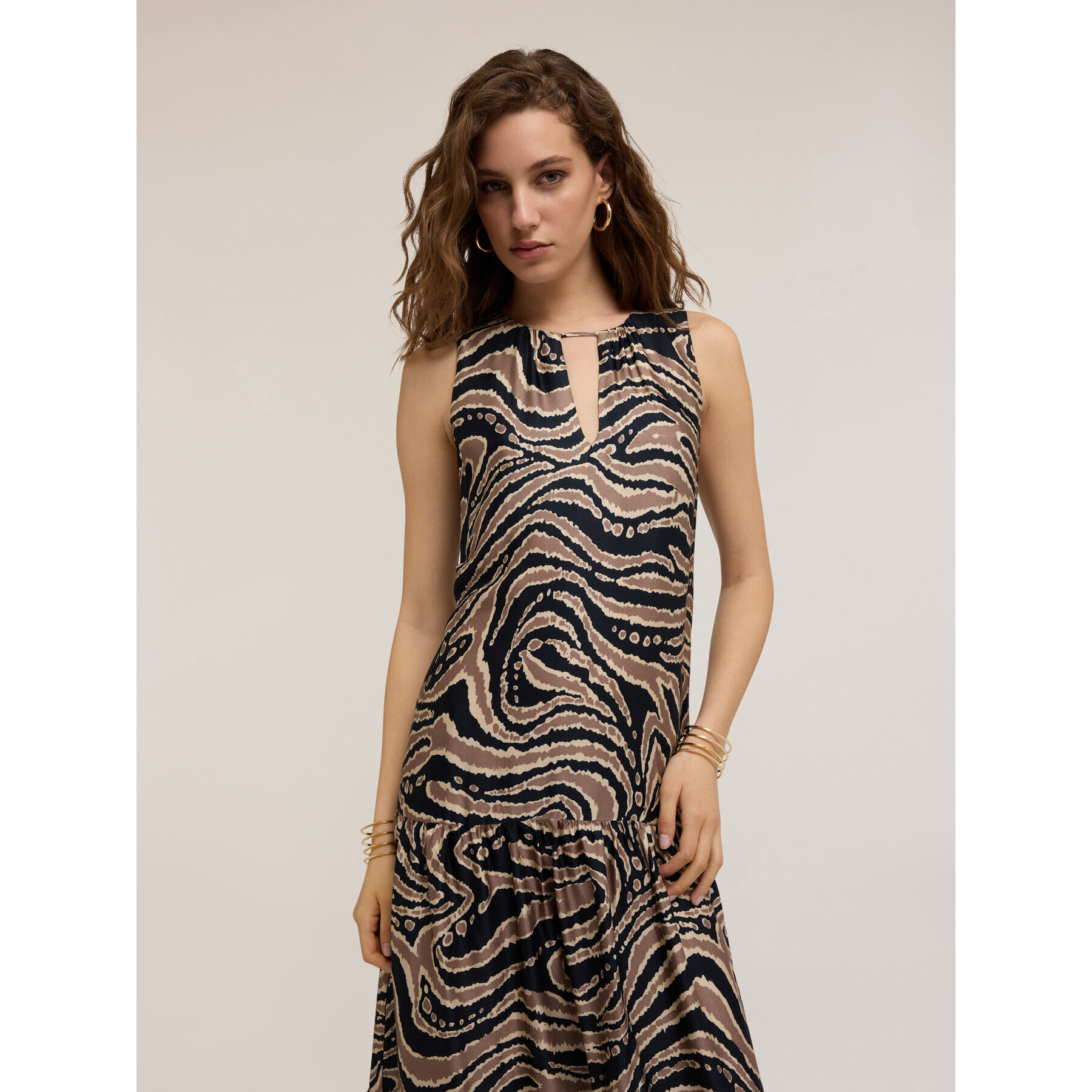 Motivi - Vestido largo de volantes estampado - Marrón