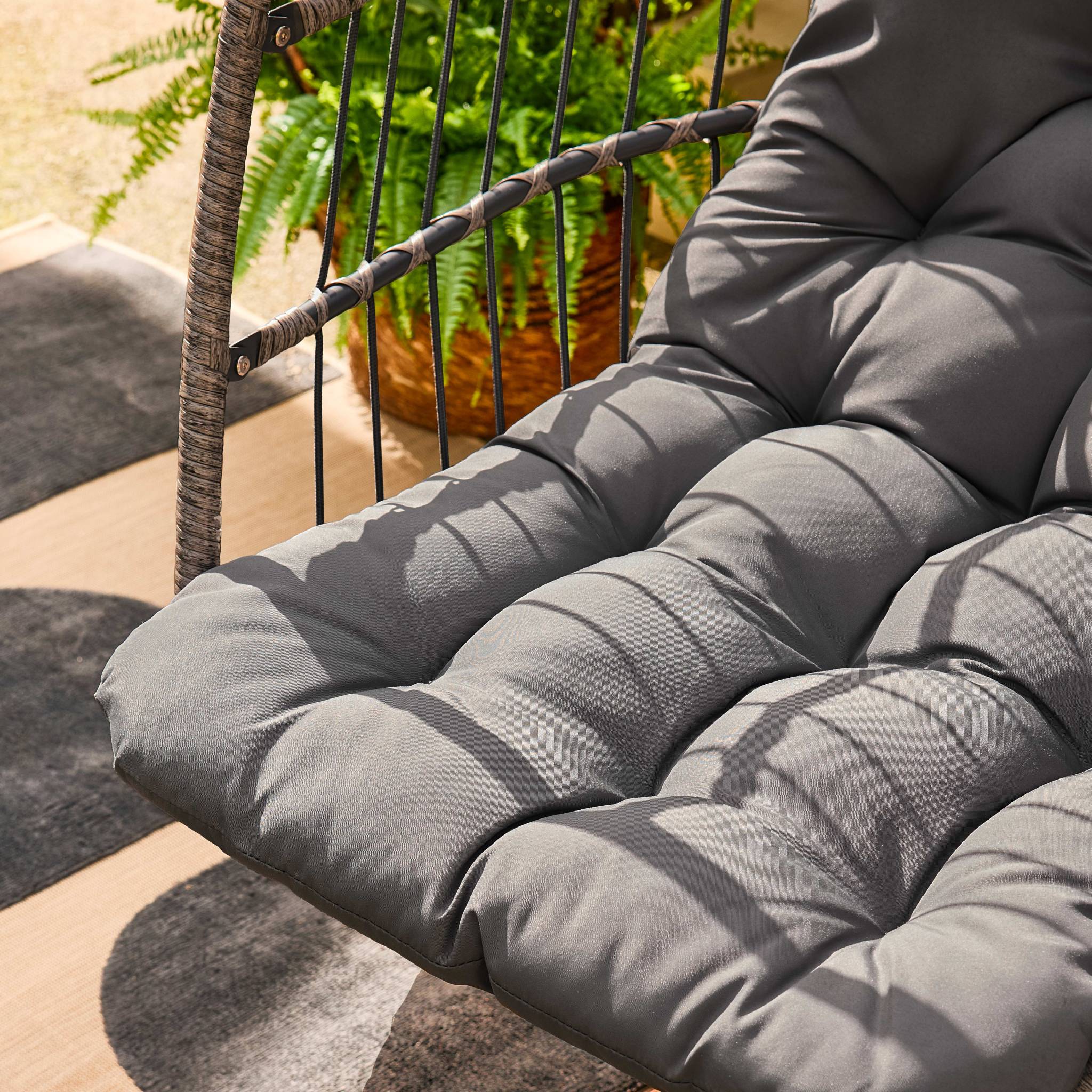 Oeuf suspendu acier osier coussin inclus TOSCANA