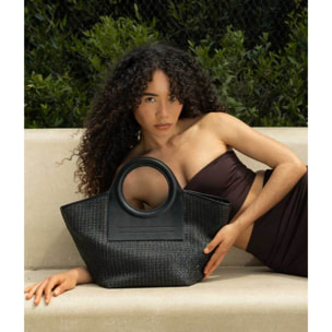 Bolso de mano negro con asas redondas