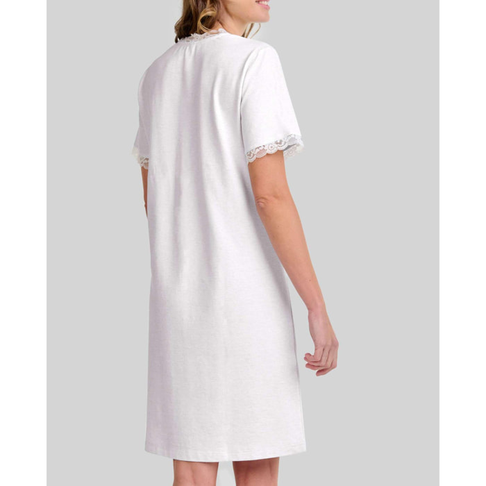 Camisón mujer con encaje escote en pico y clásica manga corta