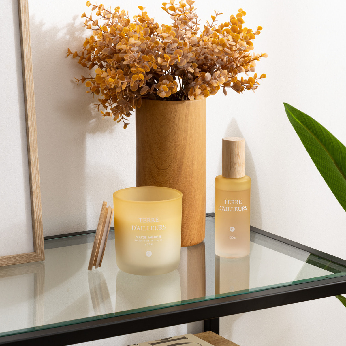 Bougie parfumée "Terre d ailleurs" pétales de musc 255g