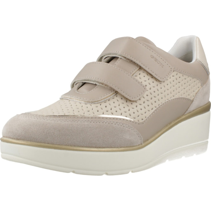 Sneakers de  Mujer de la marca GEOX  modelo D ILDE MARRON CLARO