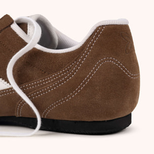 Zapatilla urbana de ante marrón con diseño contemporáneo MUNICH DRIFT 06