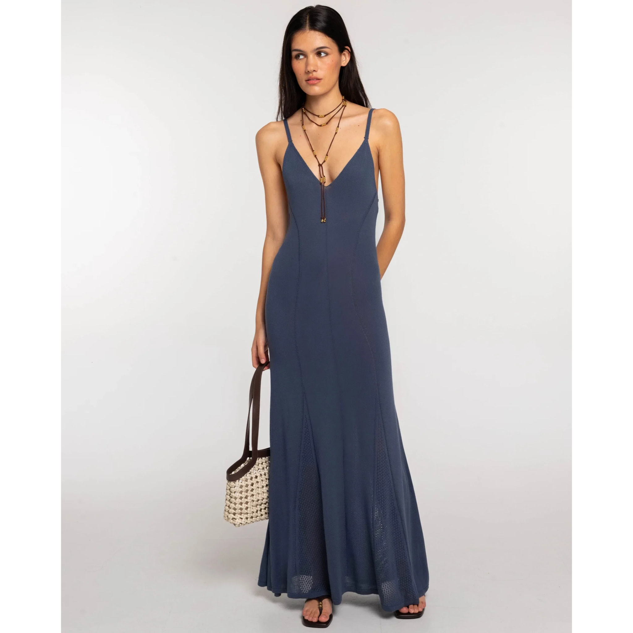 Vestido largo de punto con godets