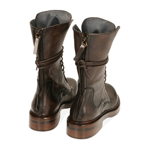 Botas militares de cuero marrón oscuro