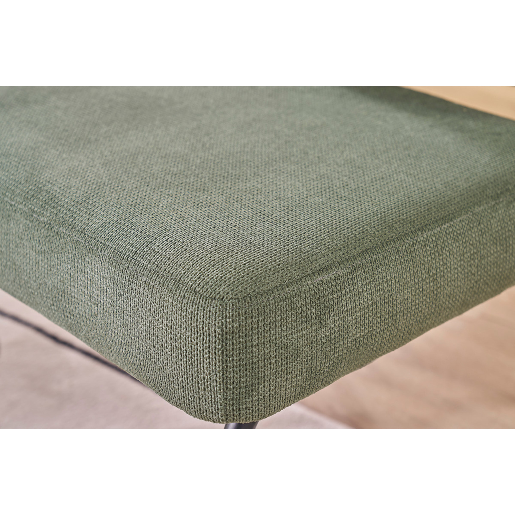 Fauteuil en tissu chenille vert kaki et métal noir VEDANA
