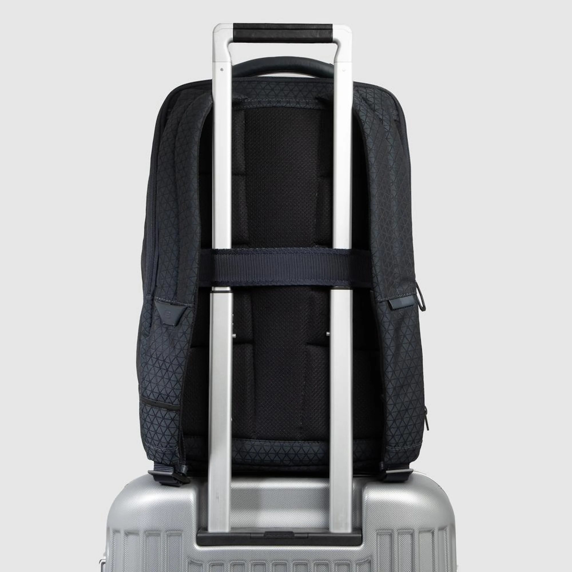 Piquadro Zaino da viaggio modulare porta pc e iPad® con sistema di sicurezza antifurto e tasca portaocchiali