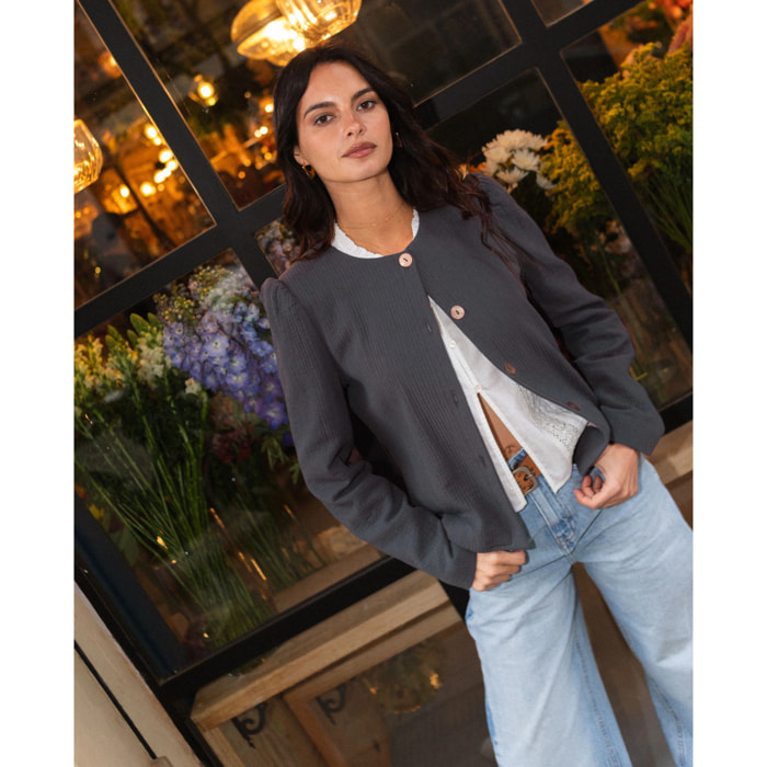 Chaqueta de mujer entallada con hombreras