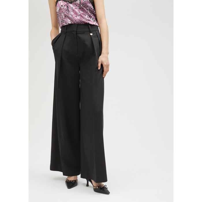 Pantaloni a palazzo con pinces