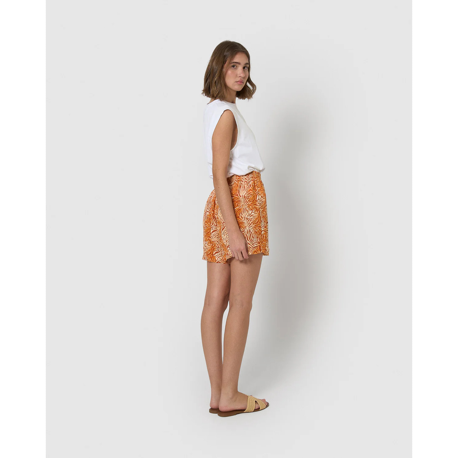 Pantalón corto bambula detalles plisados sole teja