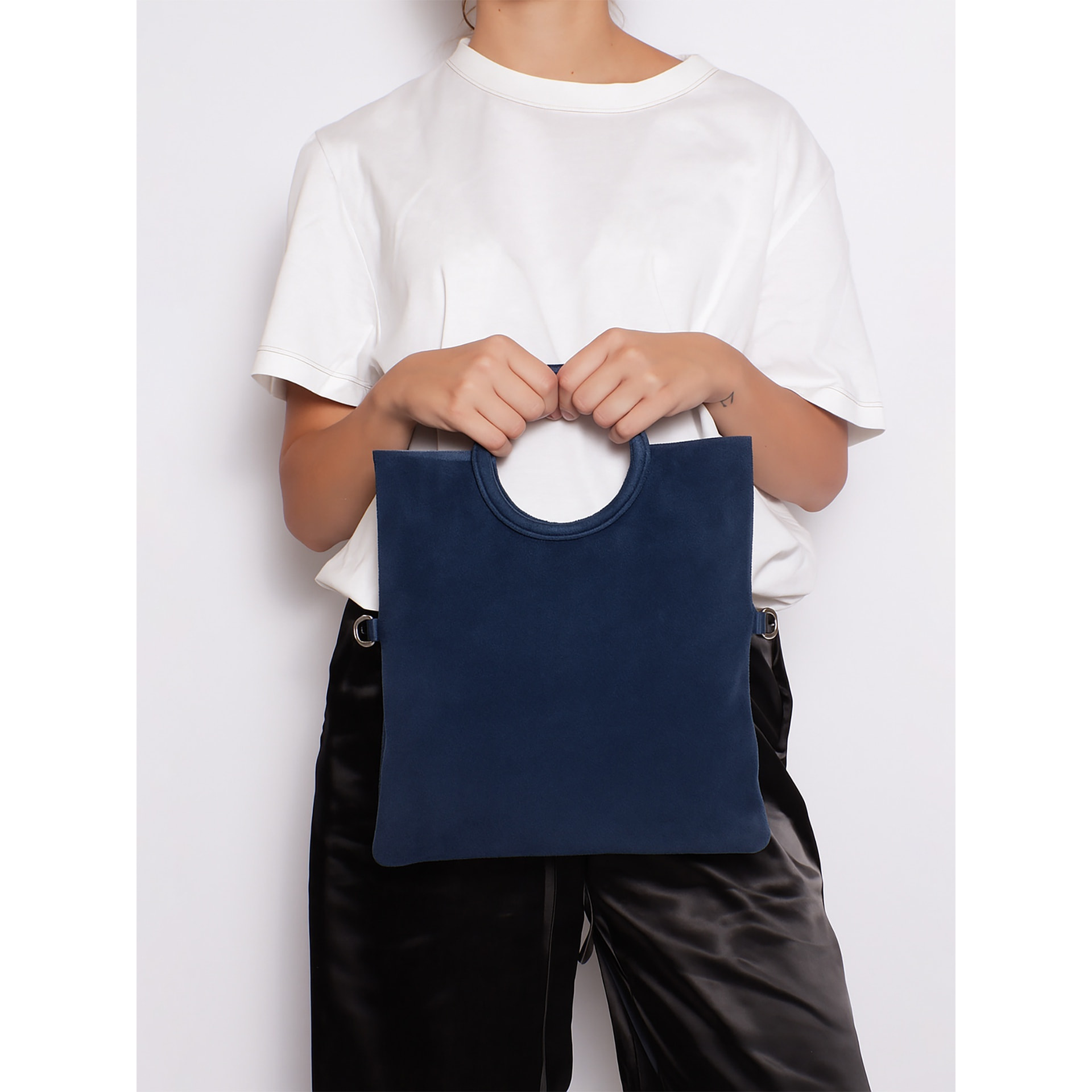 Borsa a mano da donna Made in Italy - Modello Zelia - Pelle scamosciata - 29.0 x 30.0 x 1.0 cm