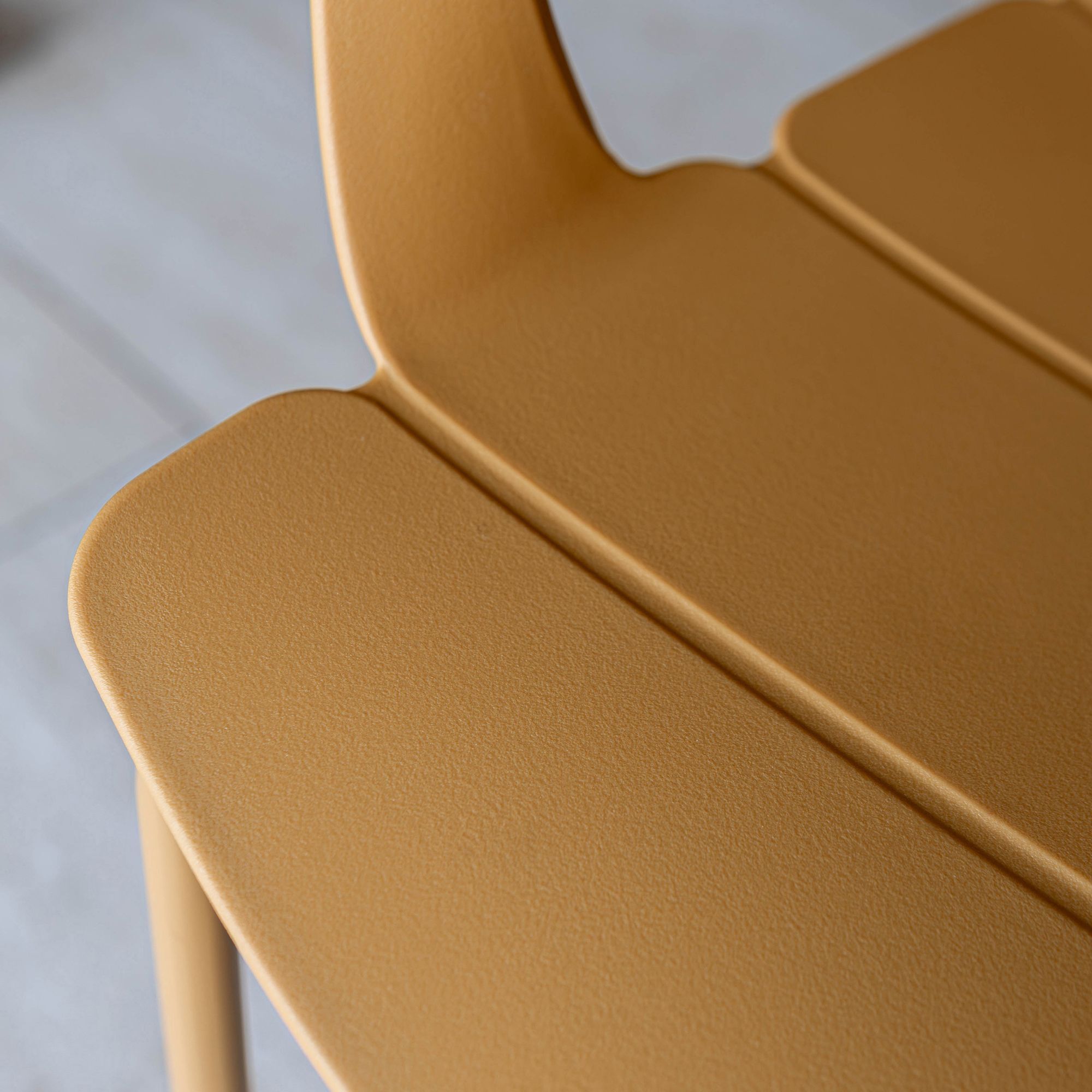 Ensemble table en bois d'acacia et 8 fauteuils de jardin ocre MONTAUK