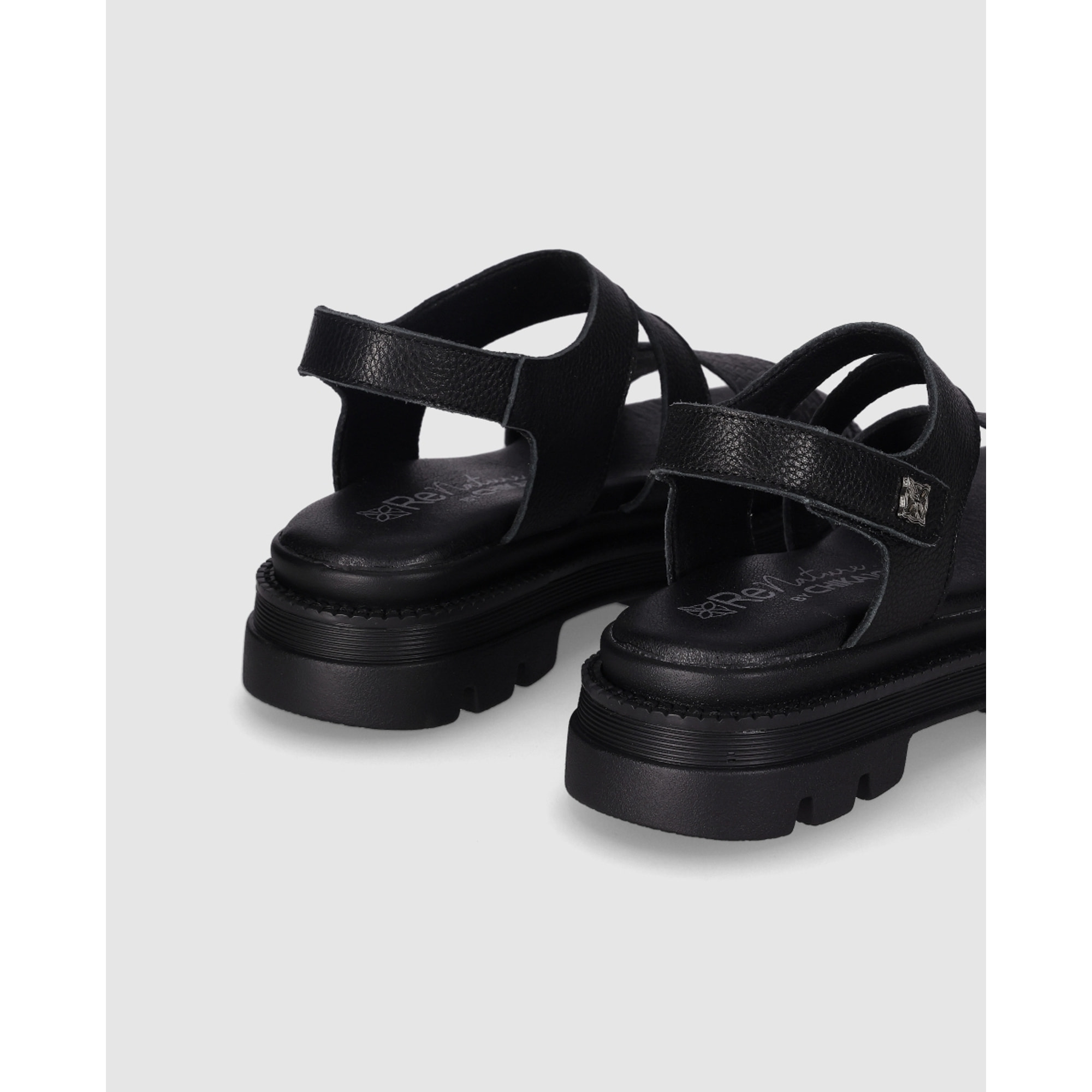 Sandalias de Piel - Negro - Tacón: Bajo