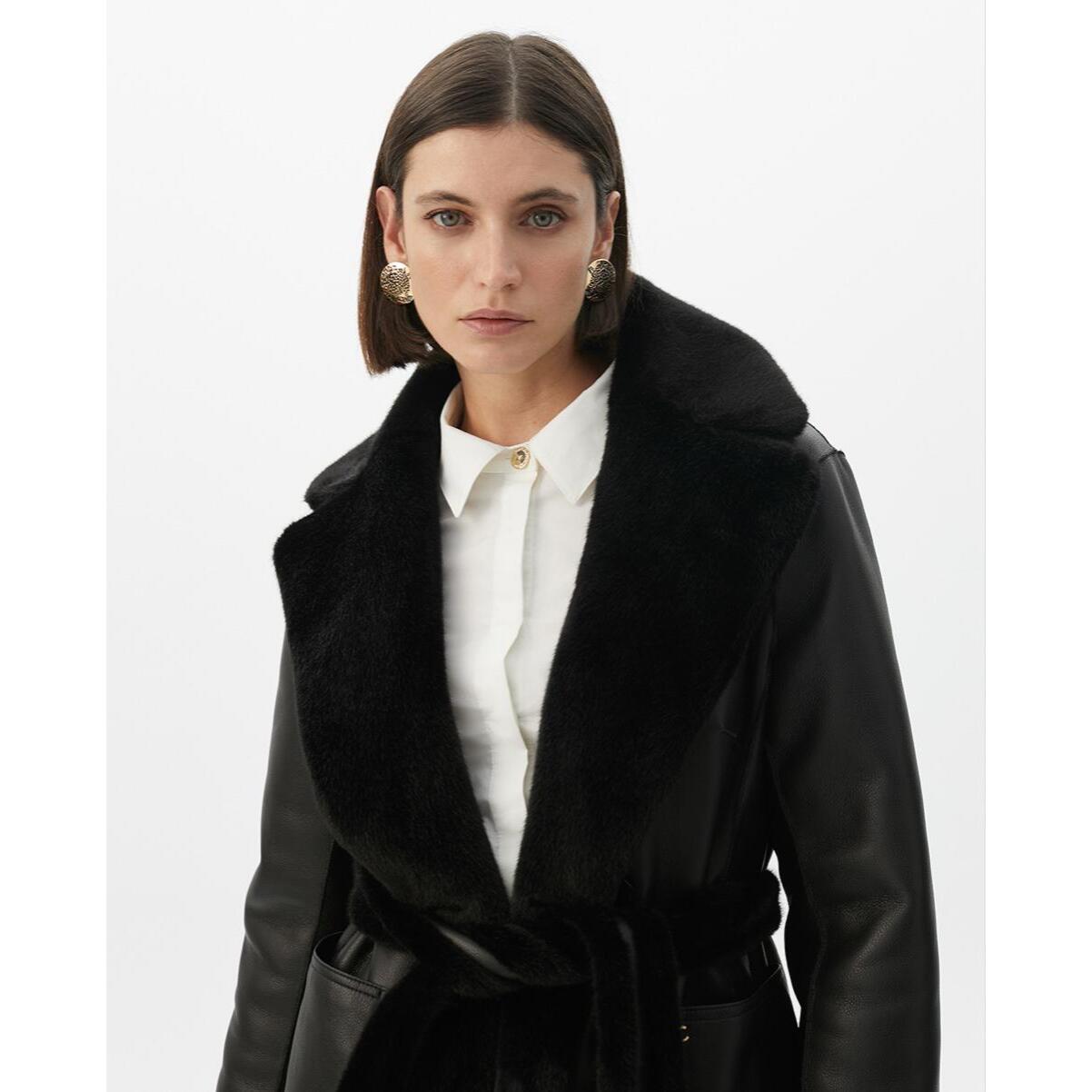 Cappotto lungo in piume nero