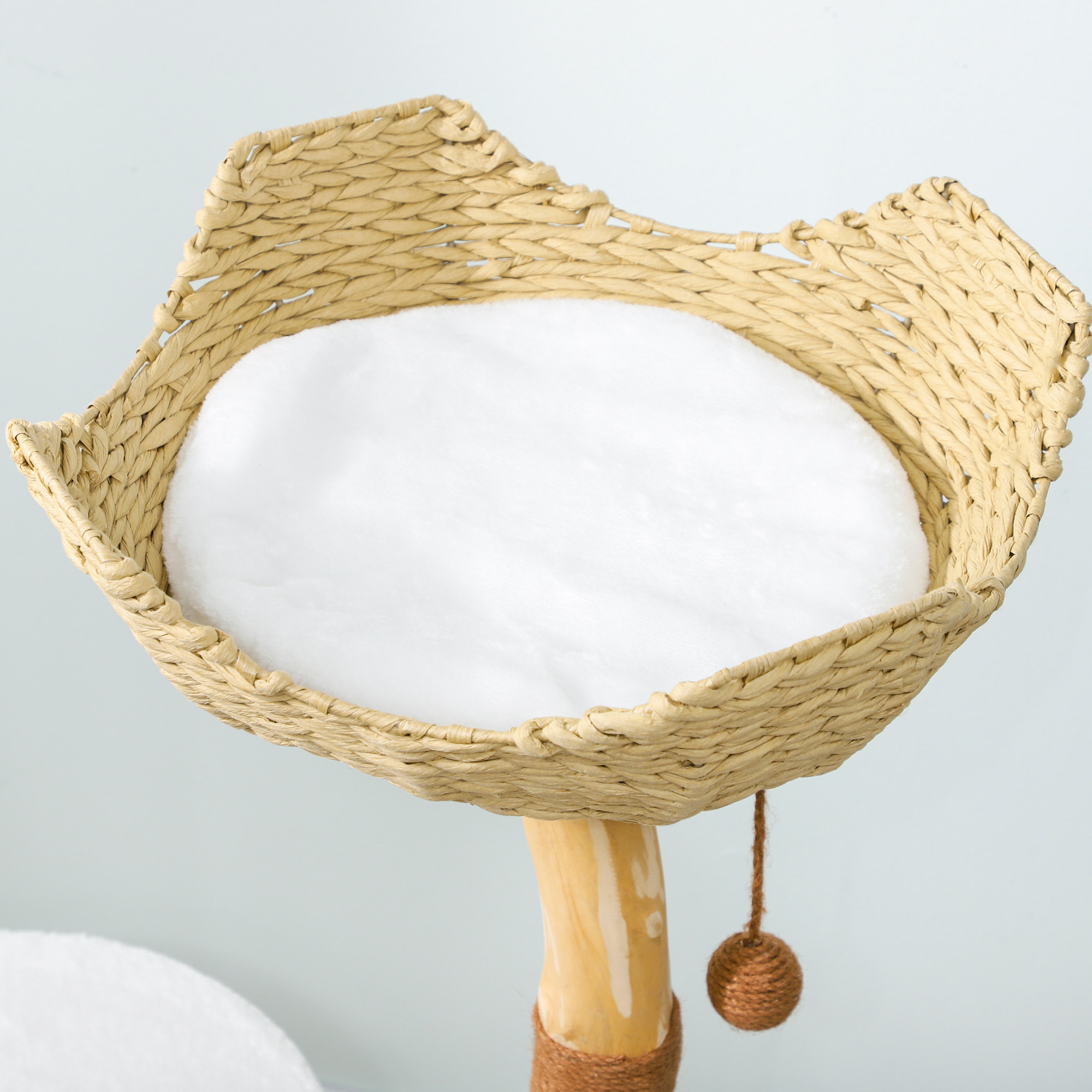 Arbre à chat bois design naturel griffoirs boule chanvre panier observation tressé coussin niche