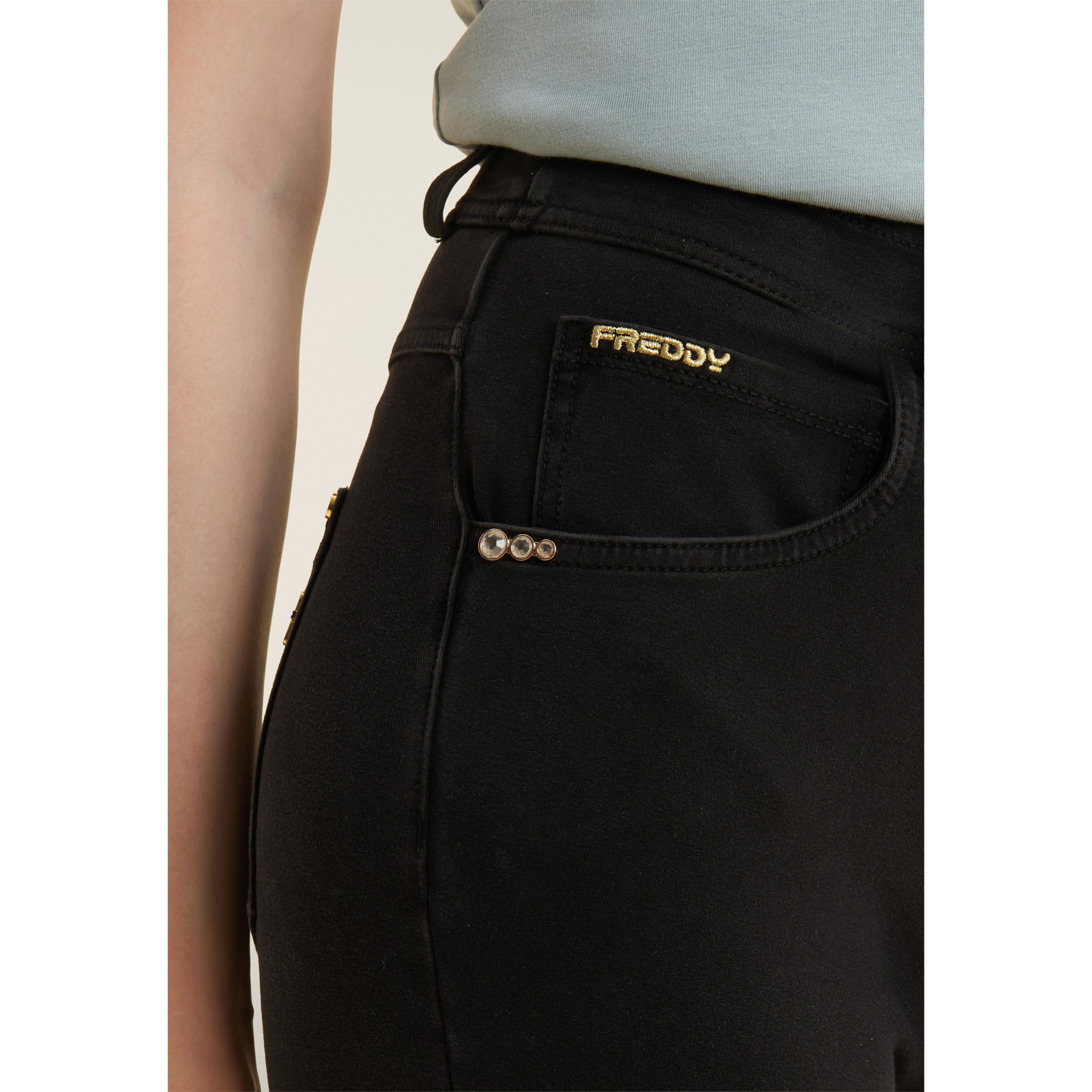 Pantaloni capri effetto denim con 5 tasche
