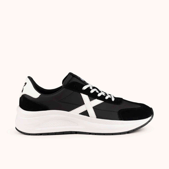MUNICH AGORA 06 Sneakers de estética urbana y técnica negras y blancas