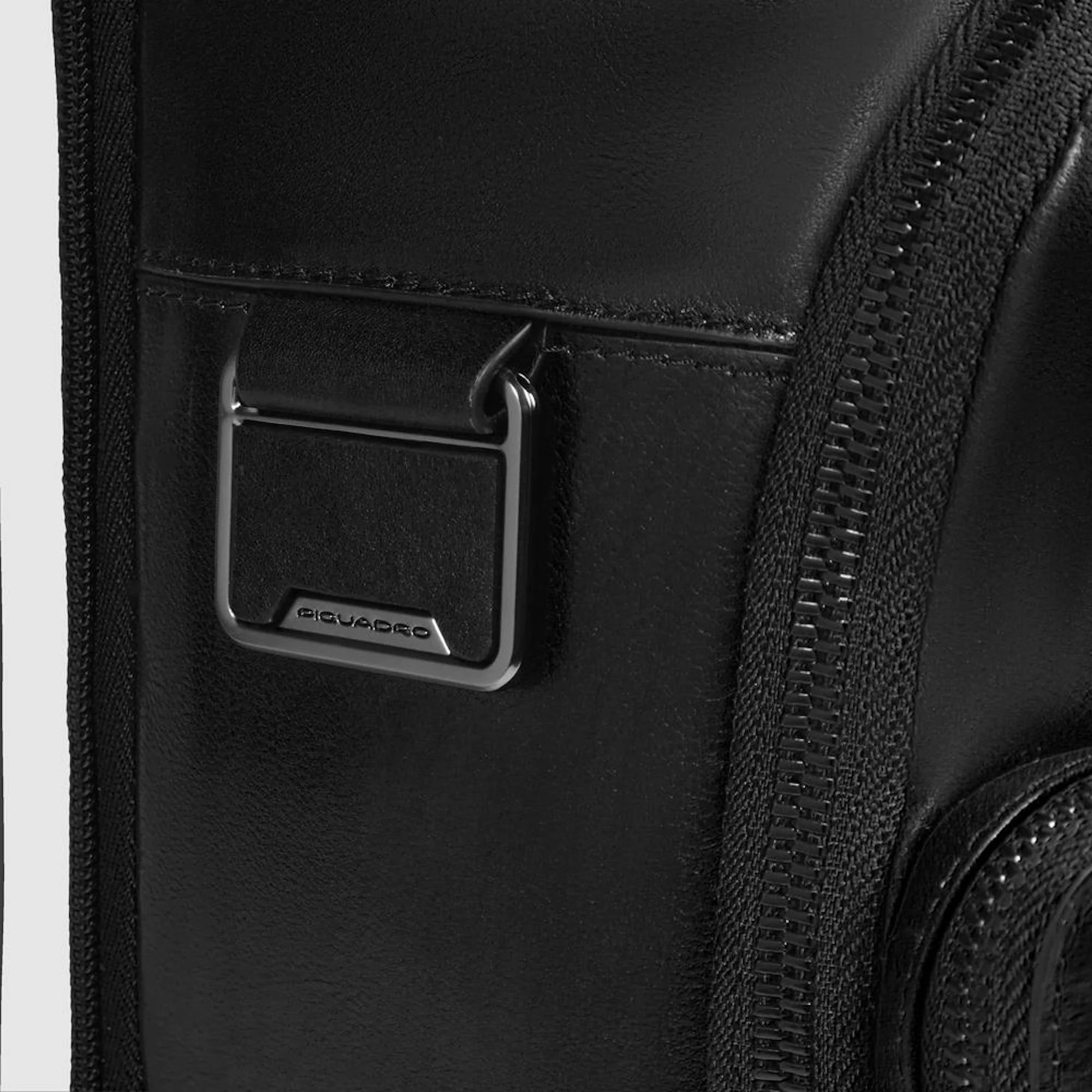 Piquadro Zaino personalizzabile porta pc e iPad® con protezioni antiurto e RFID