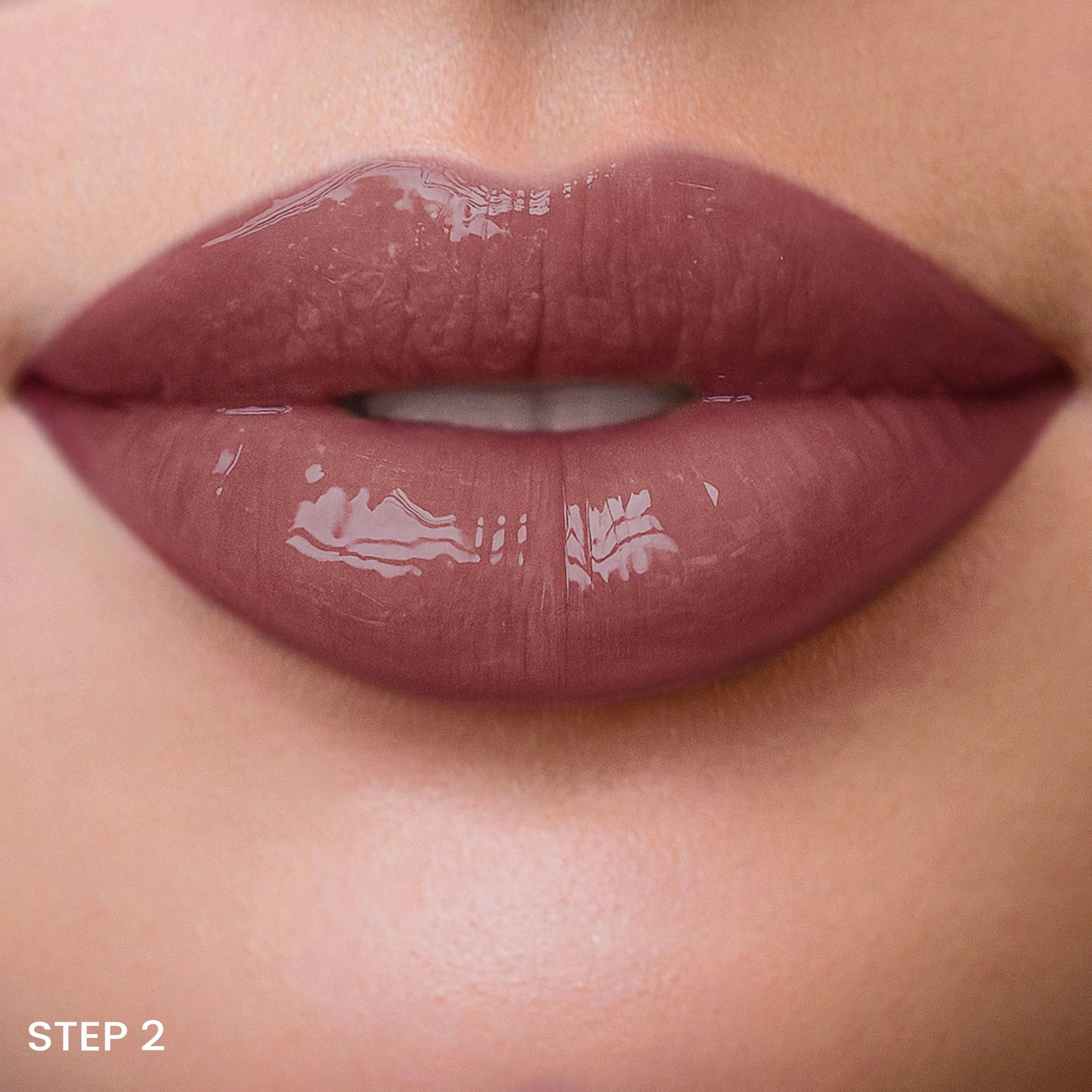 EXTRA DURABLE LIP DUO - LIQUID LIPSTICK + LIP GLOSS Rossetto liquido lunga durata con gloss lucido