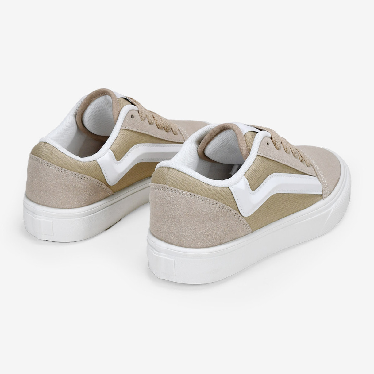 Zapatillas deportivas beige con cordones