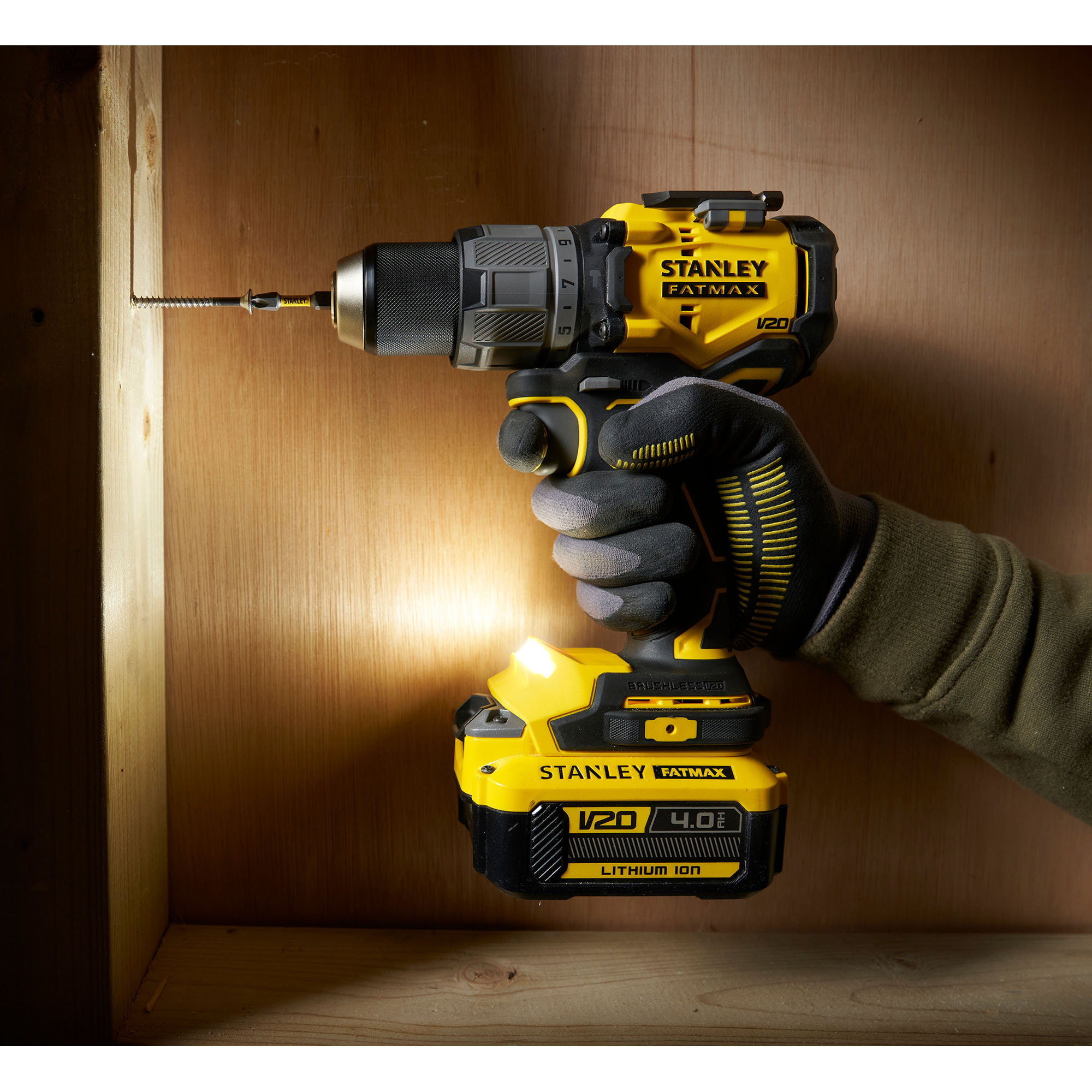 Perceuse visseuse à percussion 80Nm Brushless V20 FatMax 18V avec 2 batteries 4Ah en malette Pro-Stack