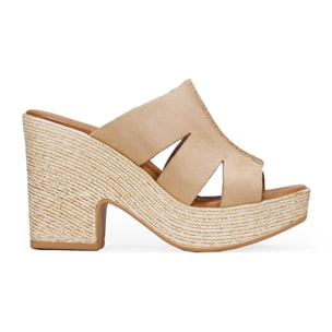 Sandalias beige con tacón efecto esparto