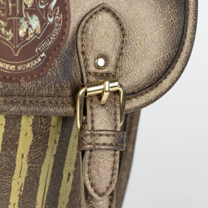 Mochila casual de harry potter - color marrón - 22.5x22.5x7.cm - fabricada en pu - diseño con solapa - estampado del escudo de hogwarts