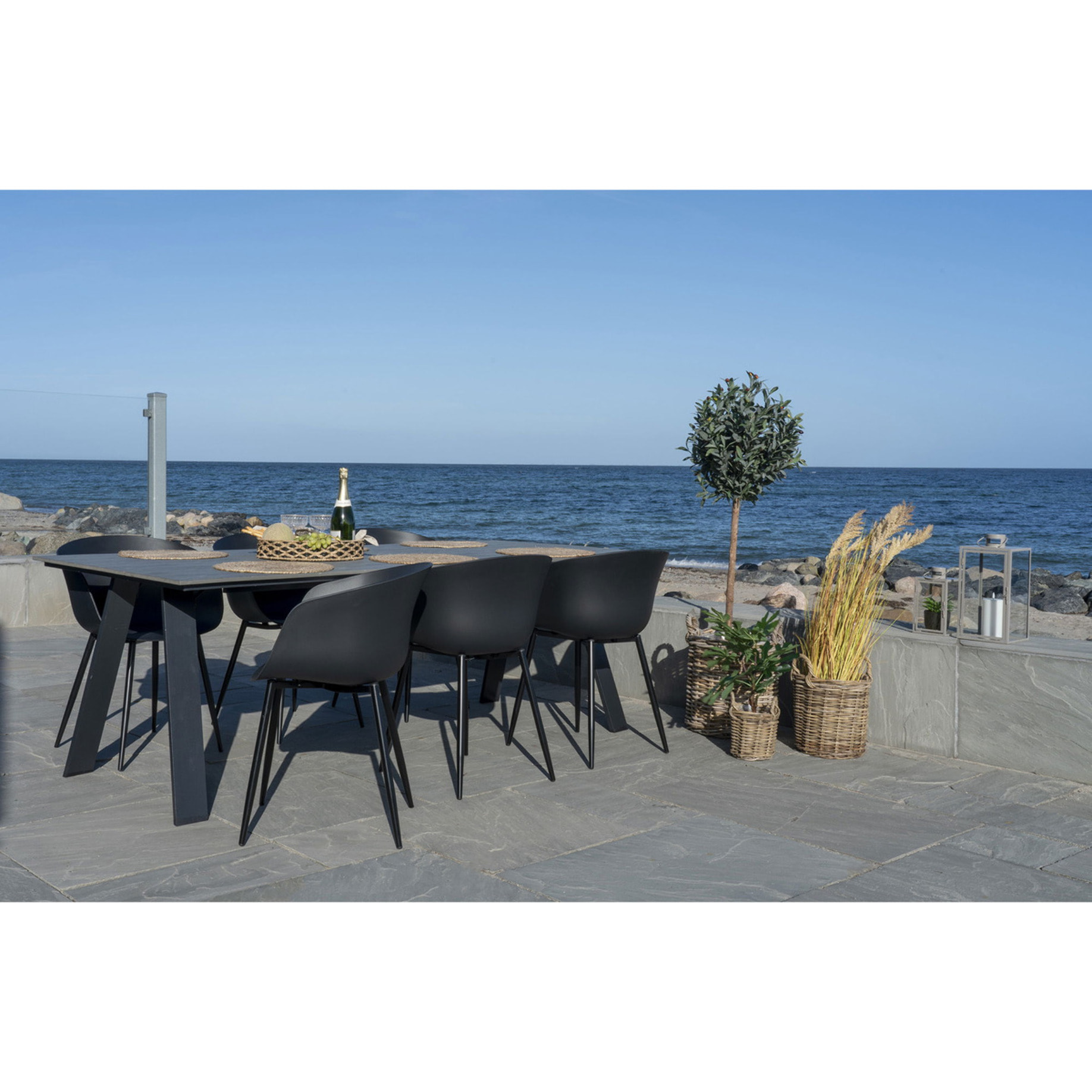 Set 2 sedie da pranzo Roda nera con struttura in metallo nero