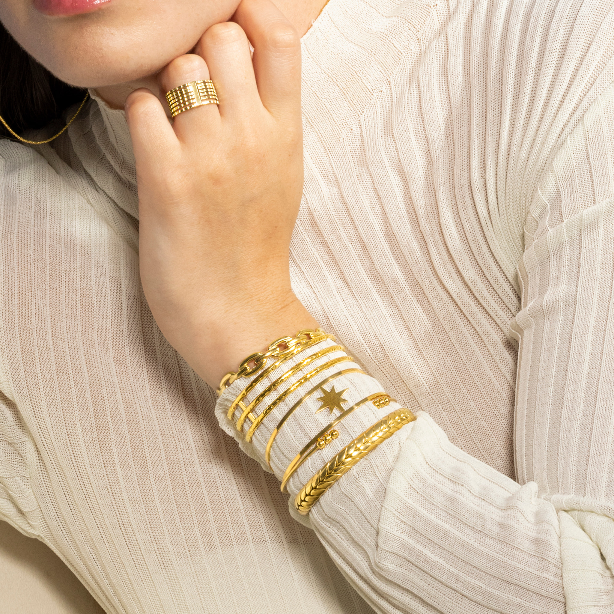 Pulsera acabada en oro amarillo de 18k