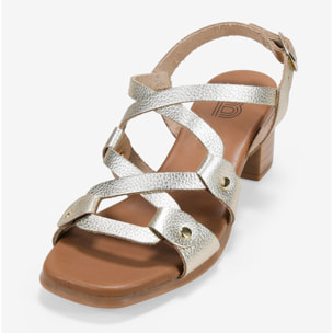 Sandalias de tacón doradas en piel