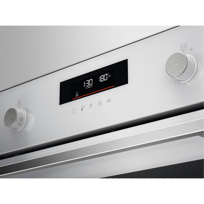 AEG Horno multifunción Serie 6000 SurroundCook con Display LED Explore BPS535160W