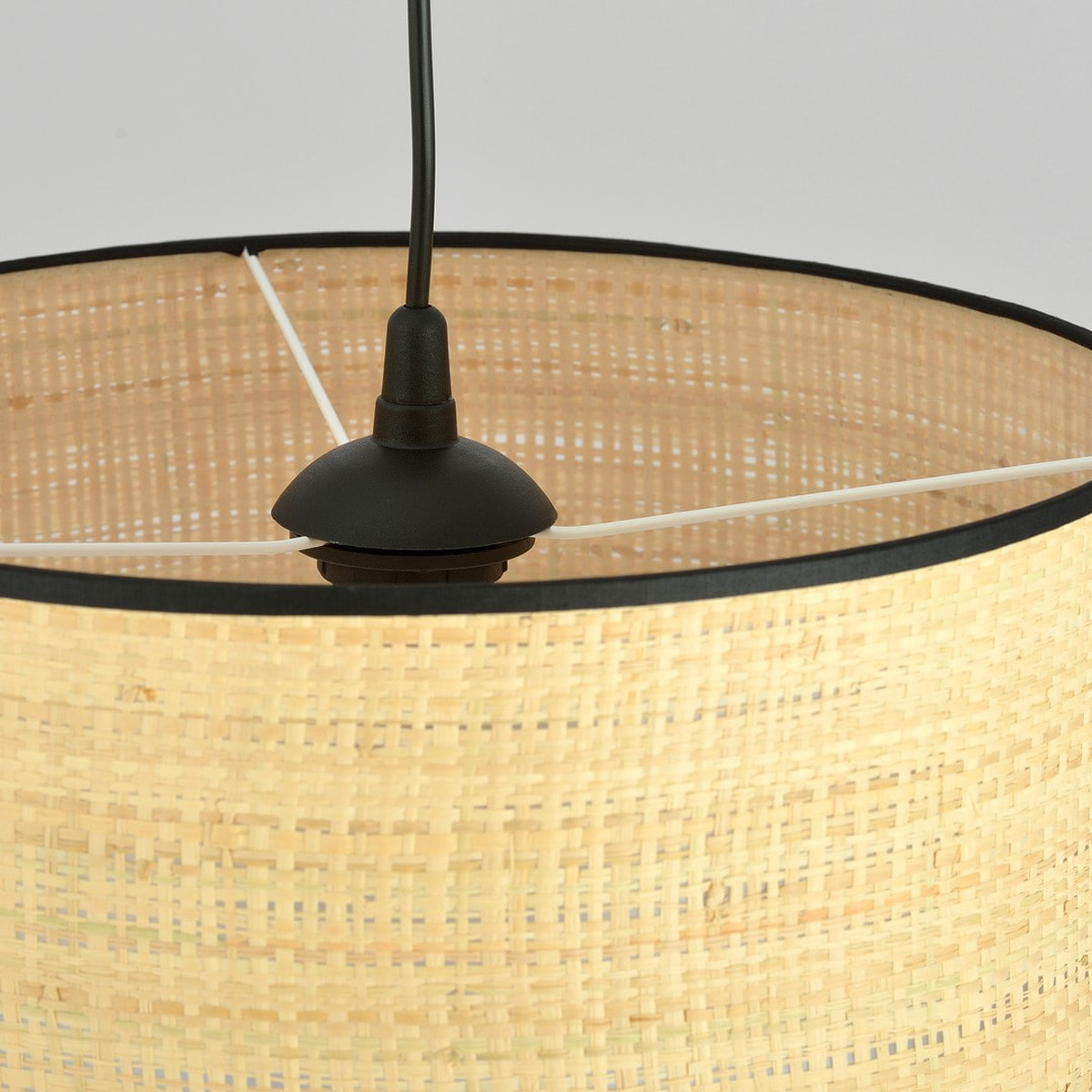 Lampada a sospensione ASTON in rattan naturale e acciaio nero