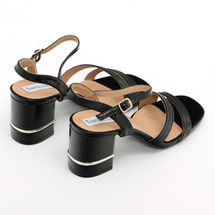 Sandali in simil pelle con tacco comodo