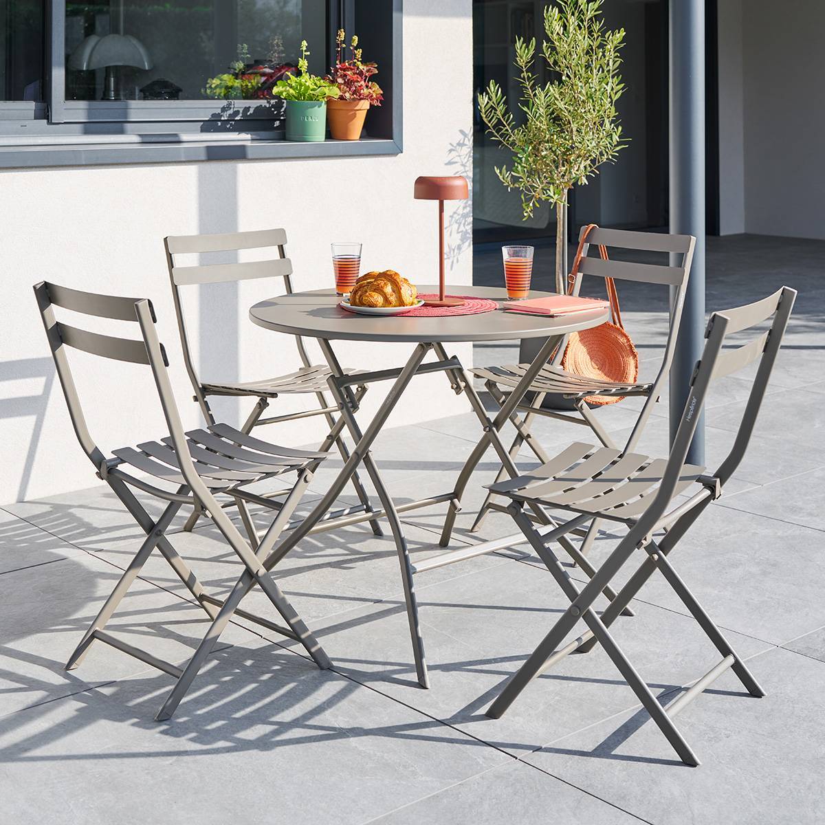 Table de jardin pliante ronde "Greensboro" café 4 places en acier
