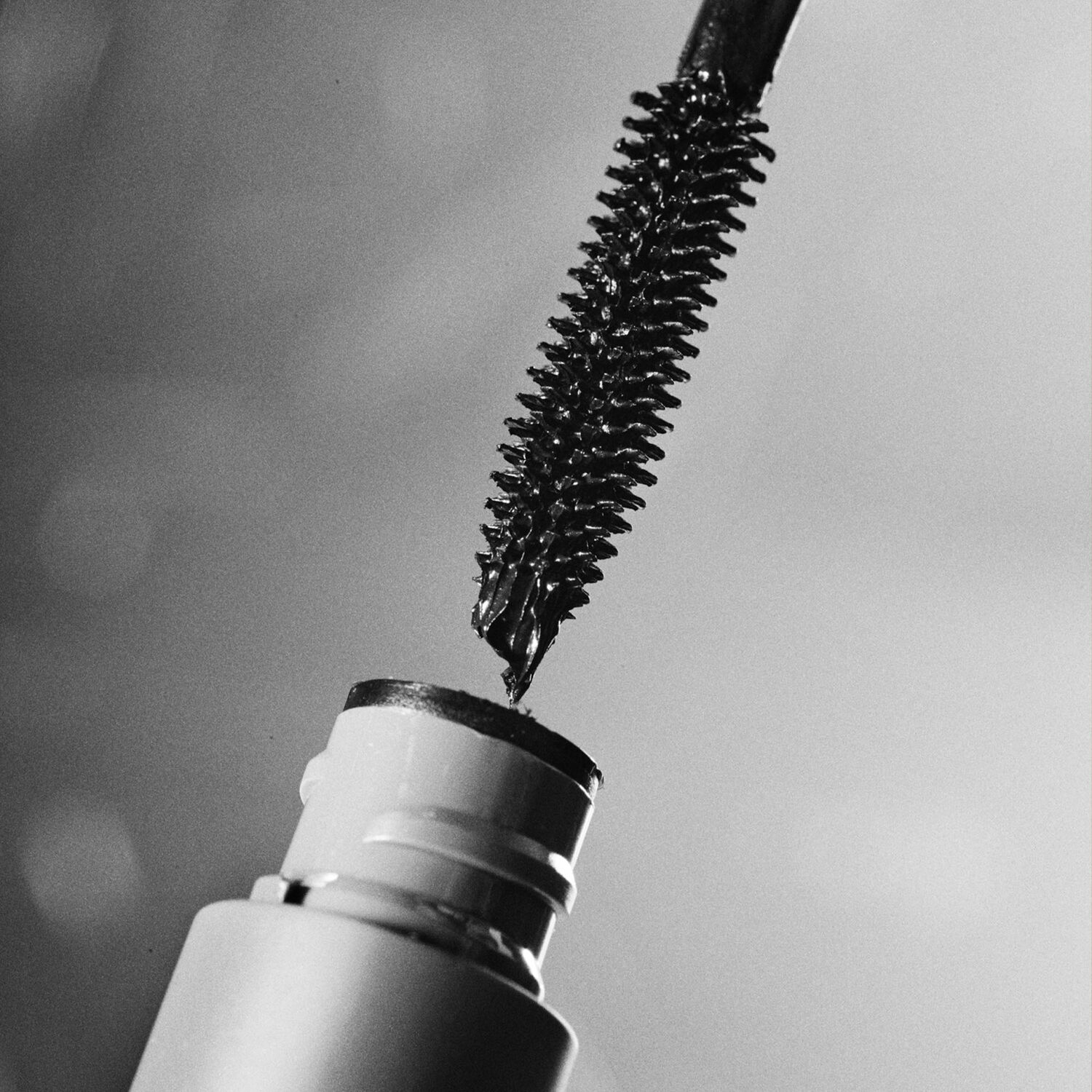 Deep Matter Bold Volume - Mascara Volume Fini Noir Profond