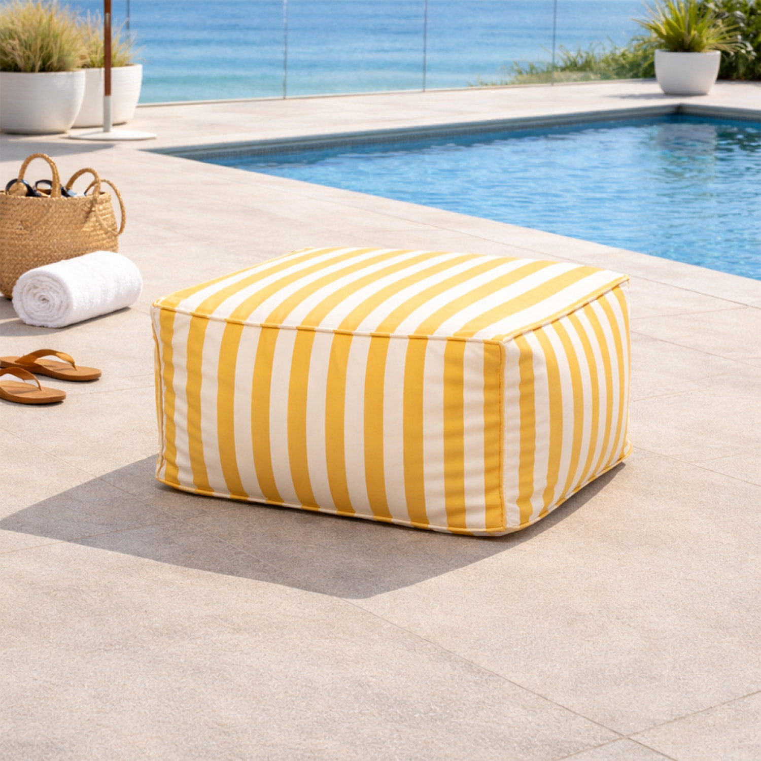BOLOGNE Pouf d’extérieur rayé jaune déperlant et - 55x65x35 cm