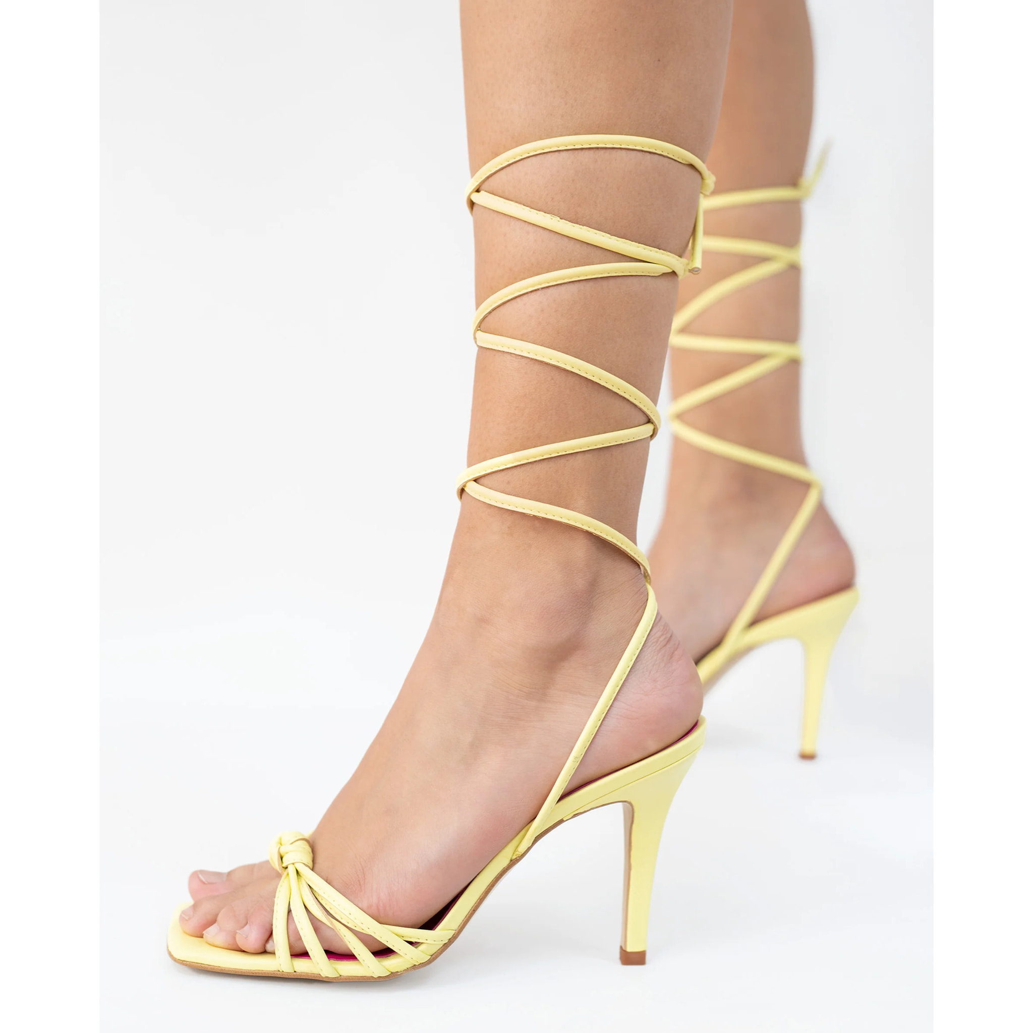 Sandalias de mujer de tacón con tiras