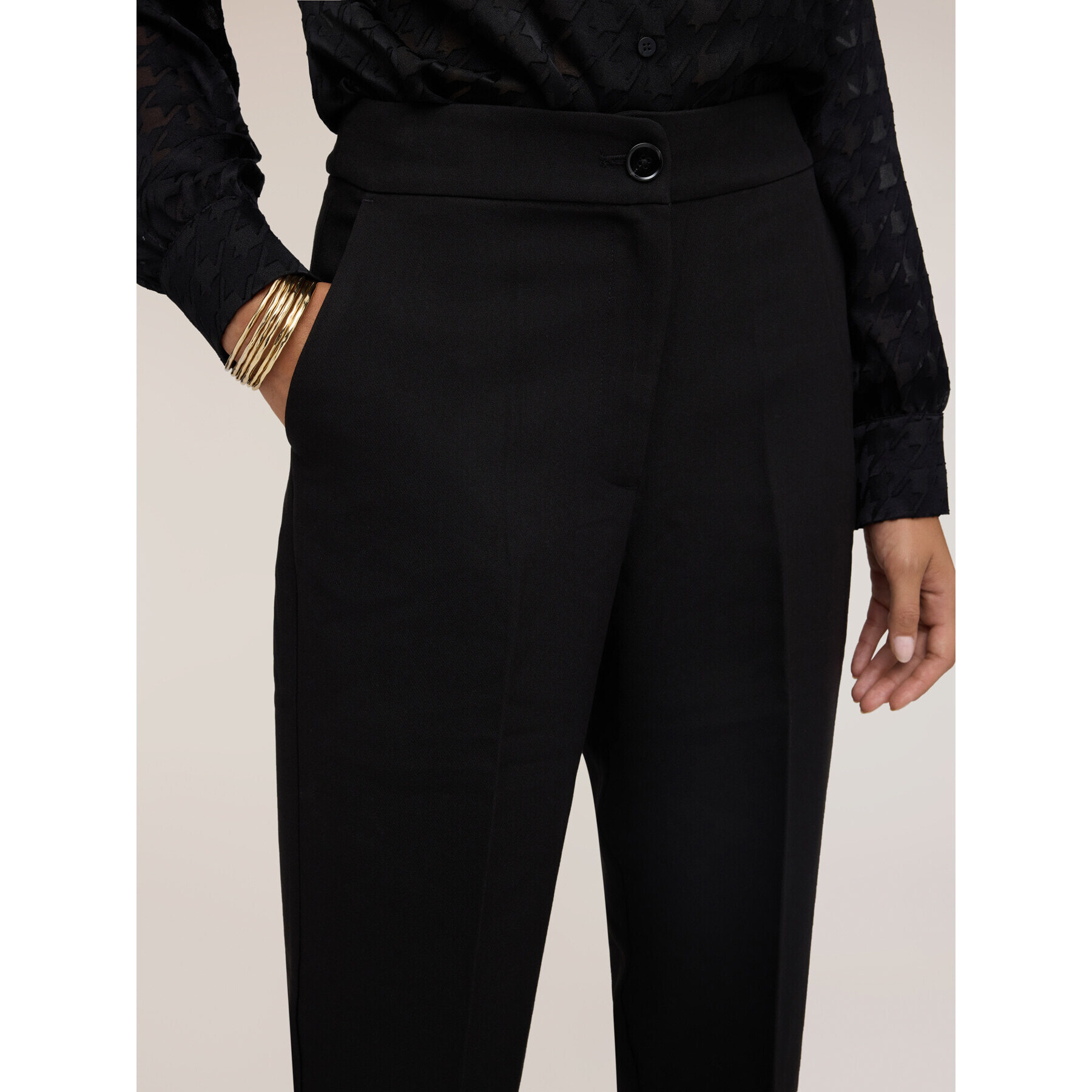 Motivi - Pantaloni con risvolto in crêpe - Nero