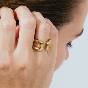 Anillo Ithra acabado oro amarillo 18k