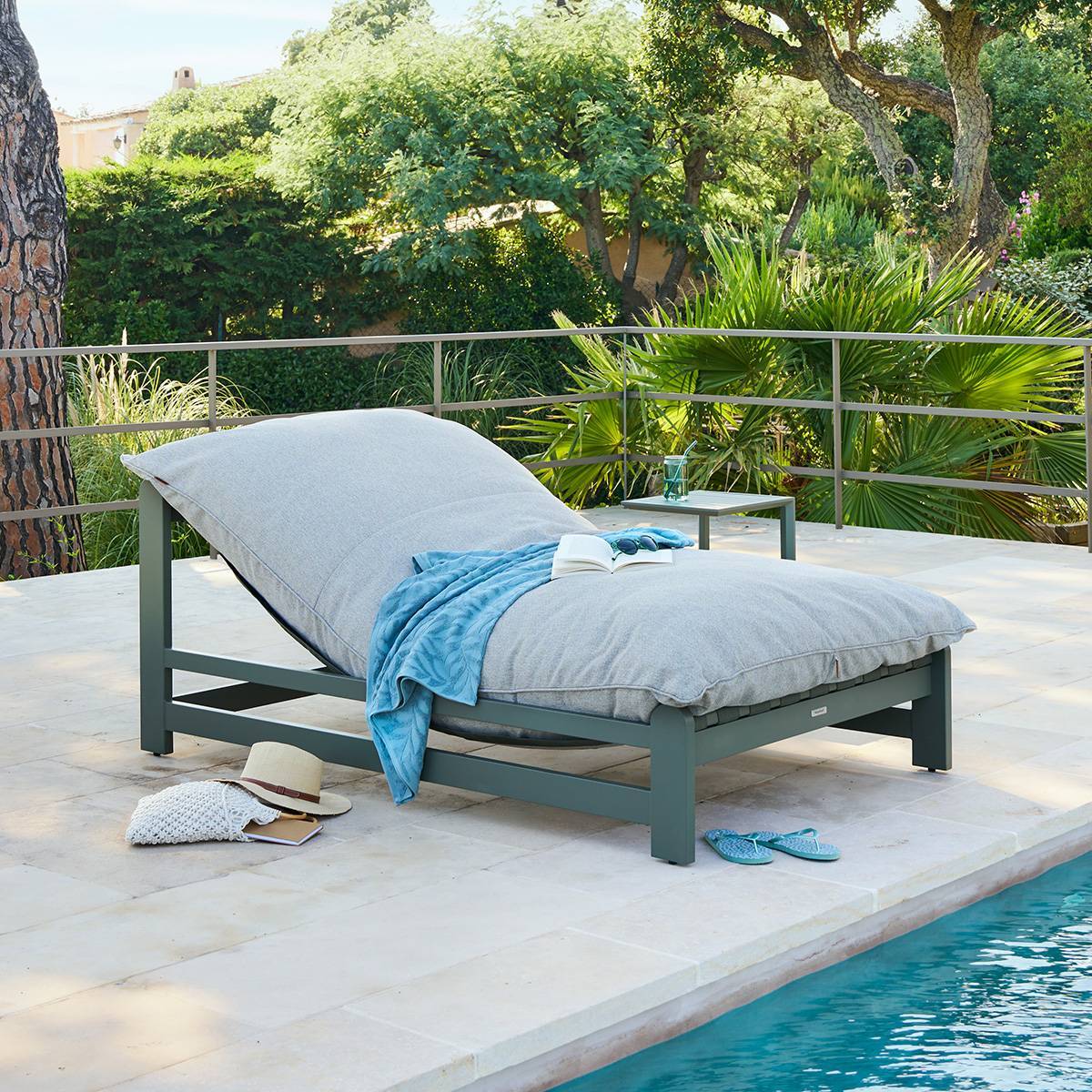 Lit de piscine Moreal vert laurier